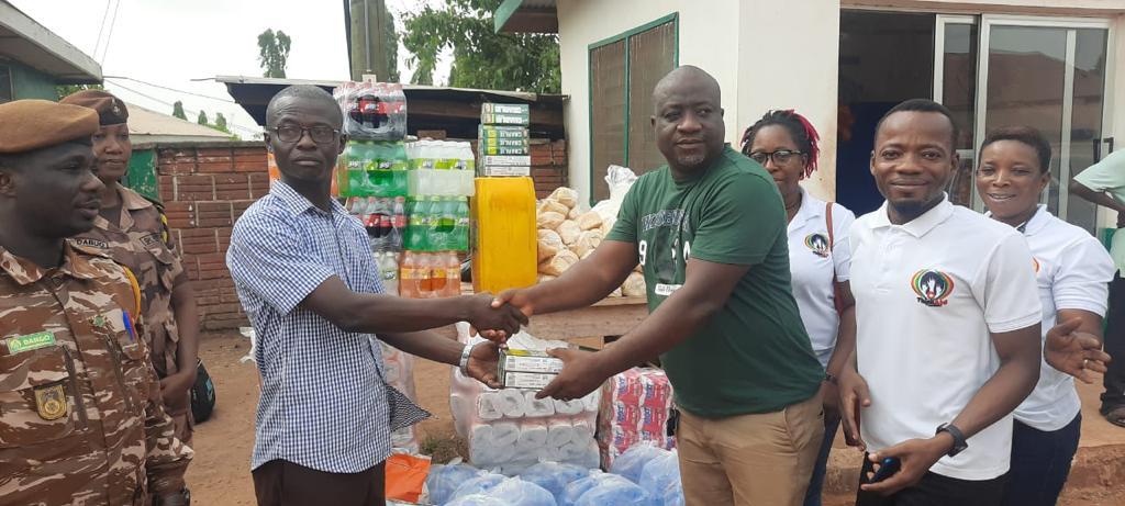 THINKAID FOUNDATION CEO, HENRY KOFI ADANE(BORGA 1), DONATES TO INMATE OF SUNYANI CENTRAL PRISONS MARK HIS BIRTHDAY